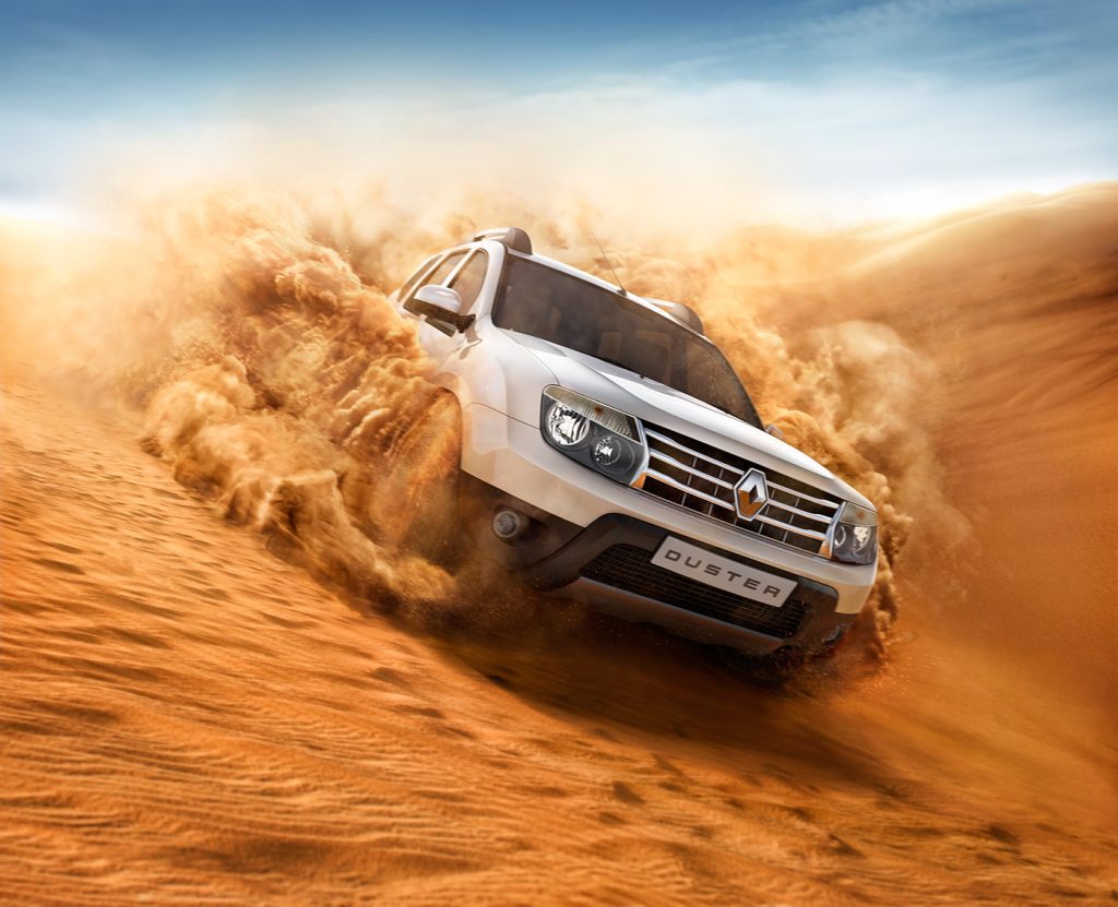 Серый Renault Duster на бездорожье