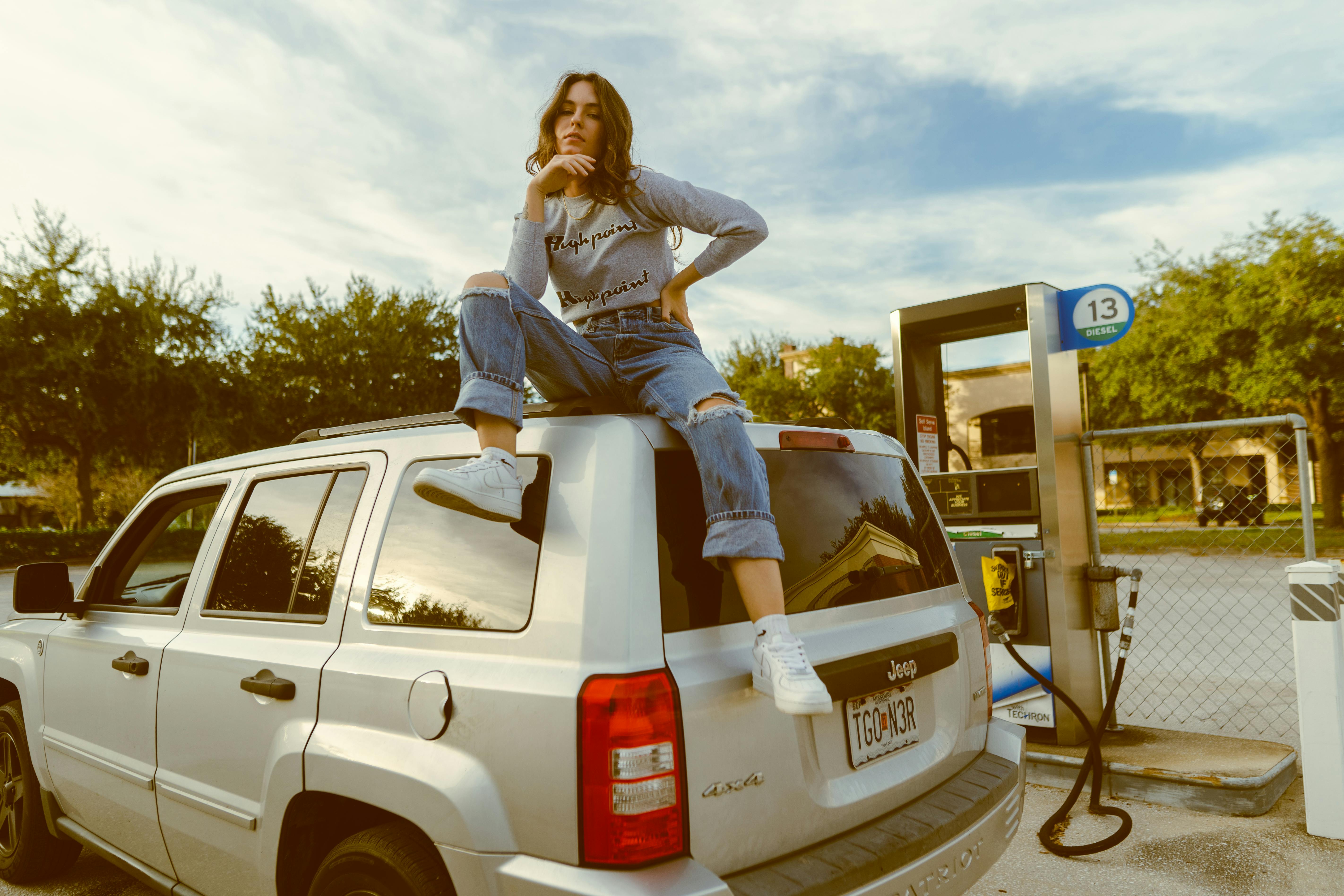 Pistol la o stație de alimentare