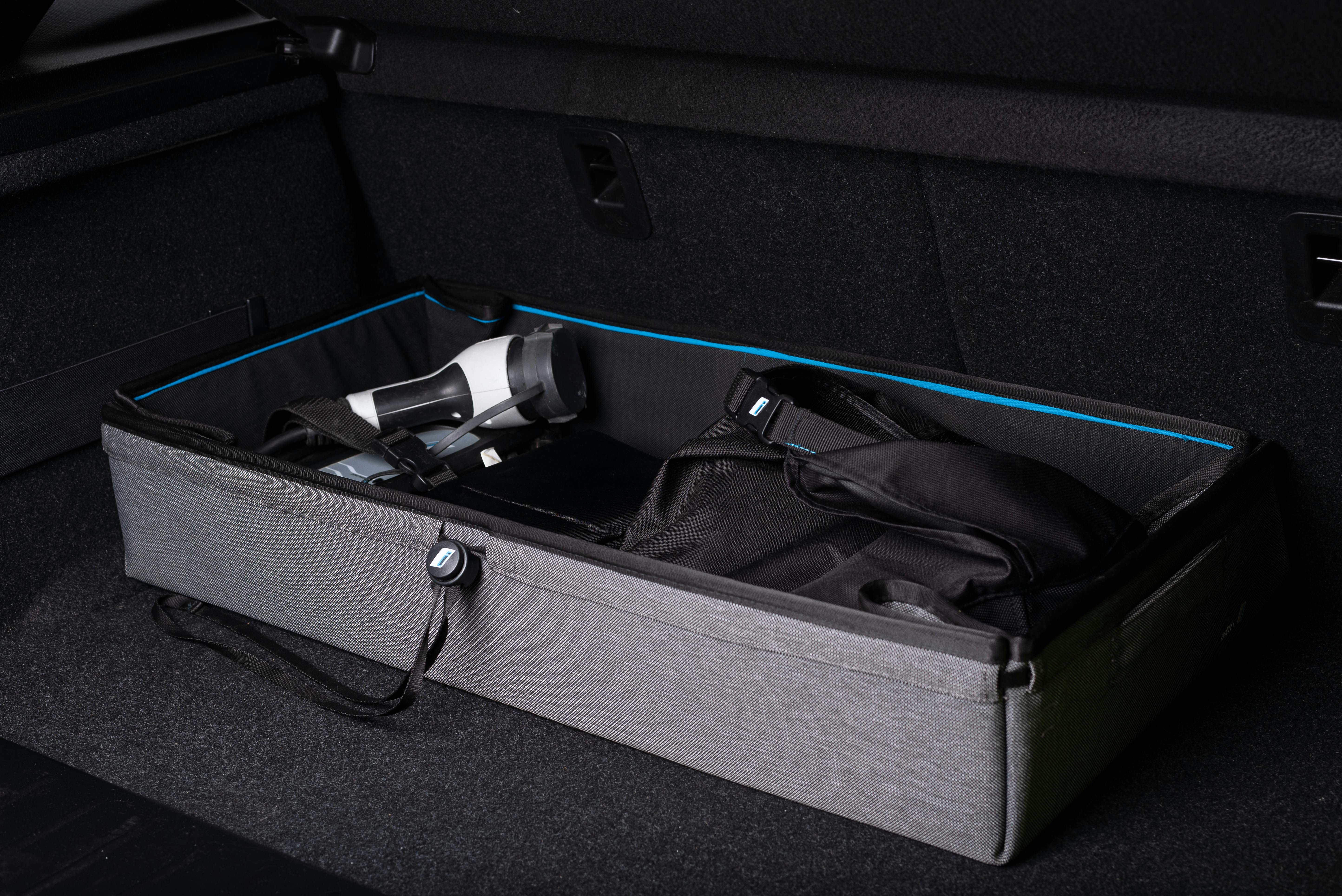 Сумки в органайзере багажника