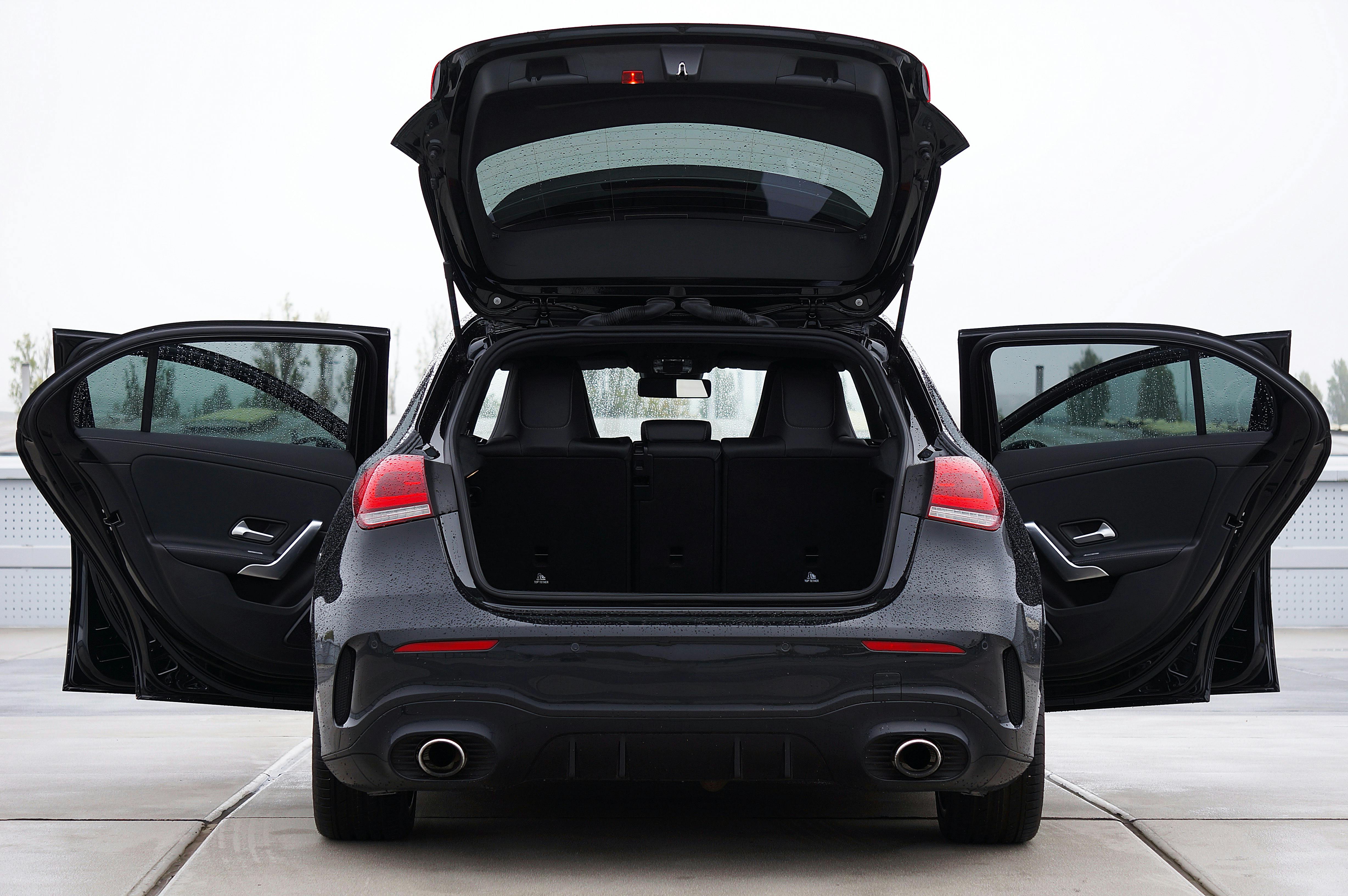 Accesul la portbagaj - un criteriu cheie pentru un hatchback de familie urban