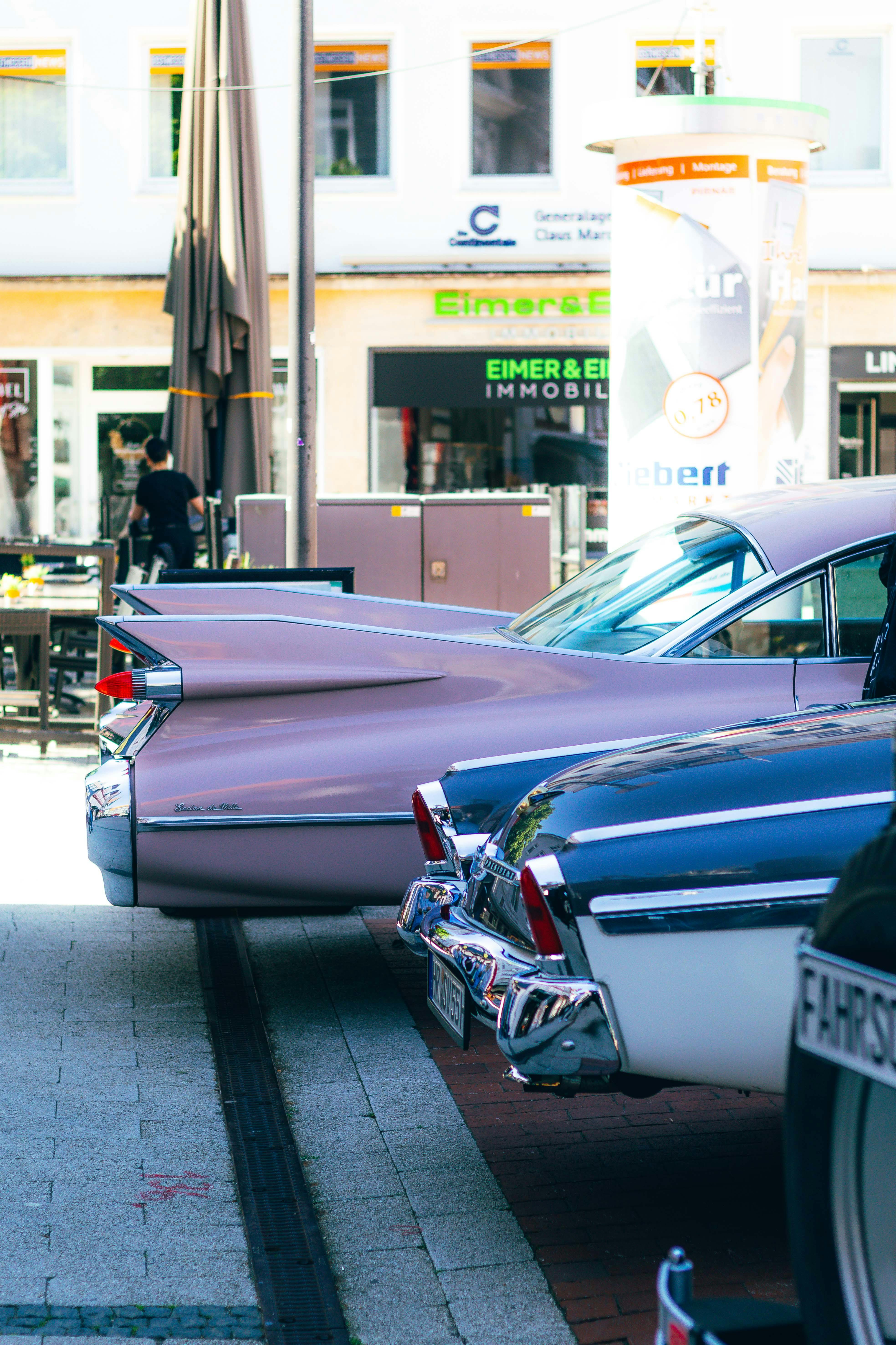 Встреча ценителей классических авто в центре города