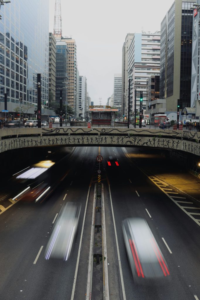 Электромобиль и автомобиль с ДВС