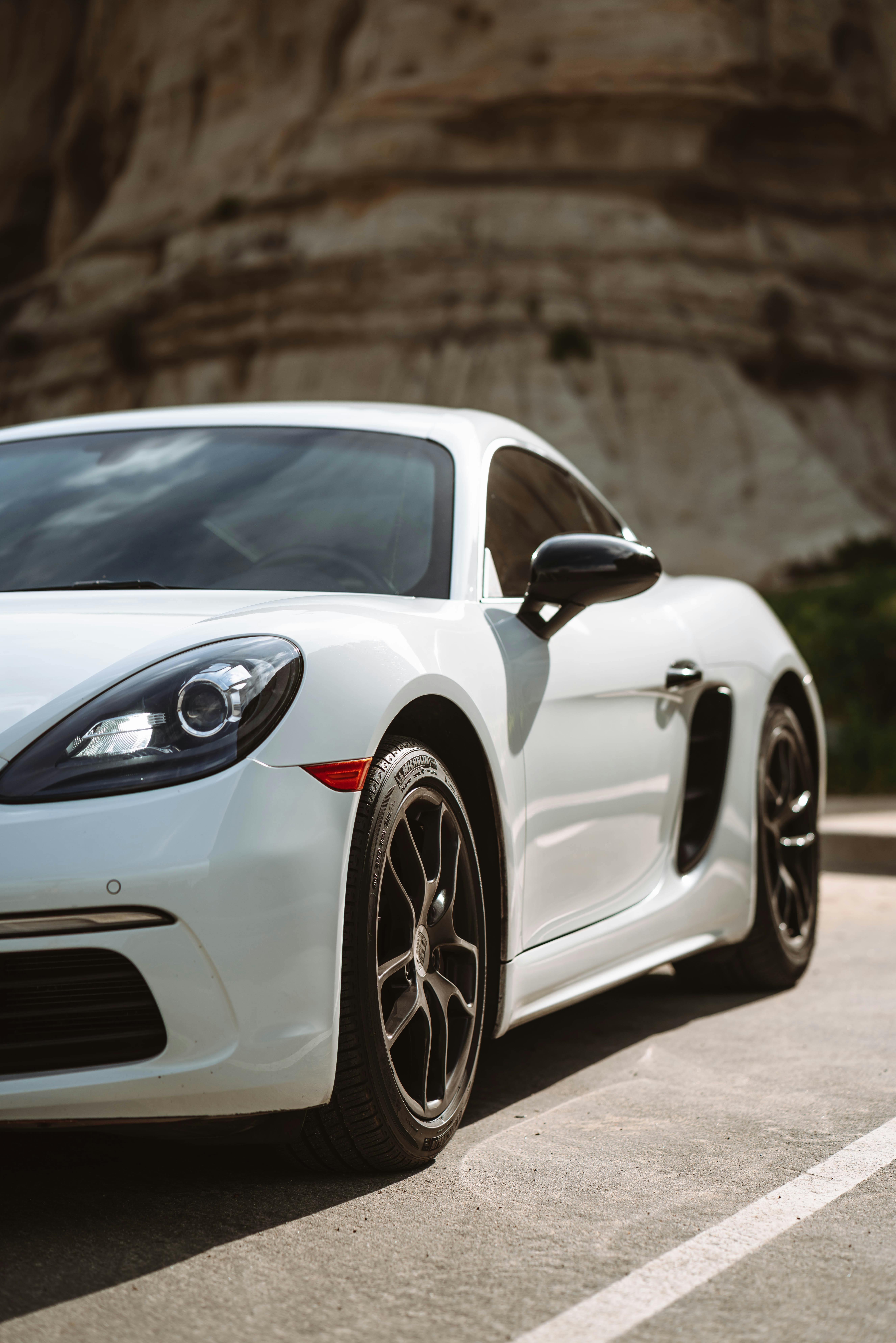 Prim-plan: optică curată și lac